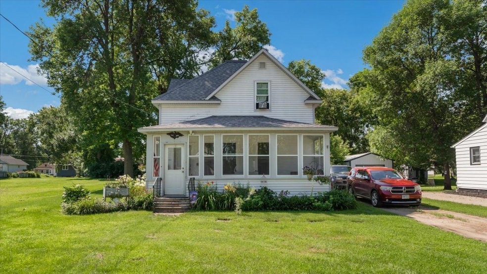 203 W Oak St, Osakis, MN 56360 - photo 1