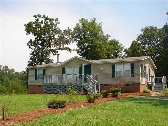 5068 Waynick Meadow Rd, Asheboro, NC 27205 - photo 1
