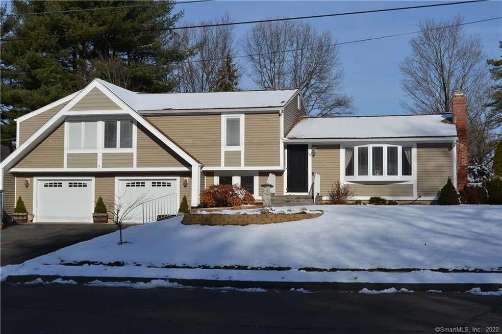 75 Skiview Dr, Plantsville, CT 06479 - photo 1