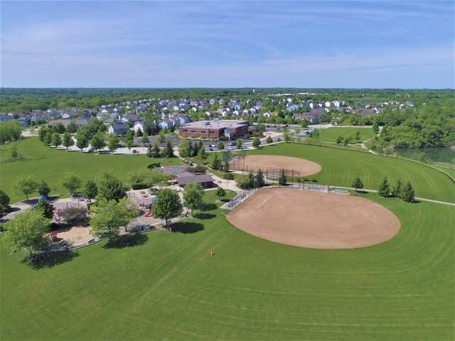 420 Diamond Back Way, Algonquin, IL 60102 - photo 1