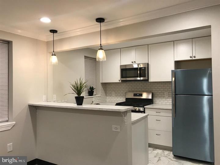 6127 Macbeth Dr unit 1, Baltimore, MD 21239 - photo 1