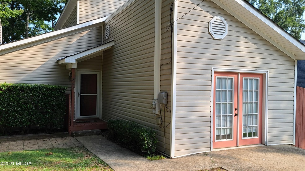 867 N. Confederate Dr.