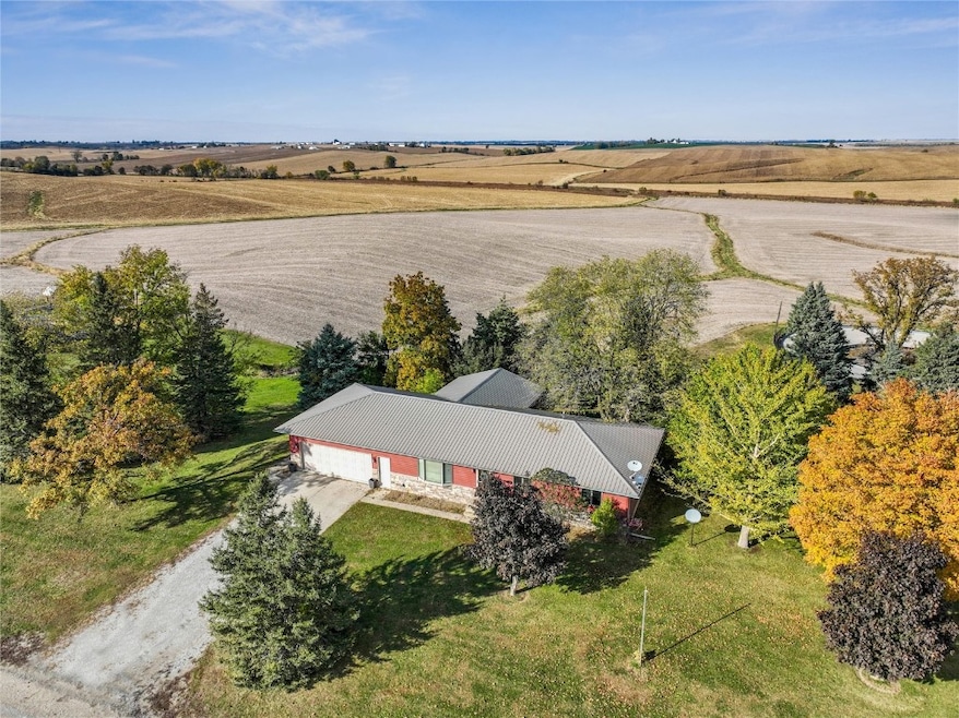 2463 110th St, Marengo, IA 52301 - photo 1