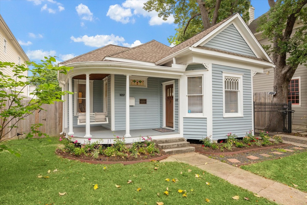 1037 Columbia St, Houston, TX 77008 - photo 1