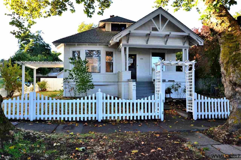 814 E 12th St, the Dalles, OR 97058 - photo 1