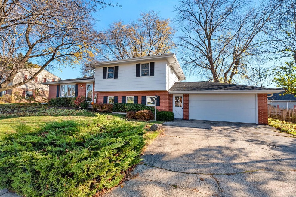 W69N512 Juniper Lane-31