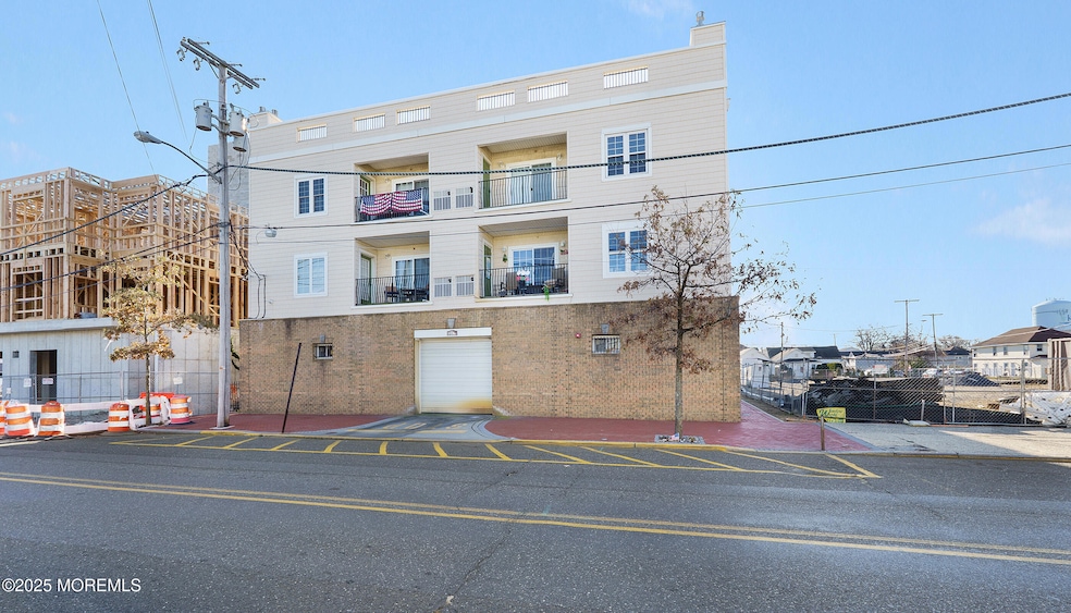 276 Beachway Ave unit 8, Keansburg, NJ 07734 - photo 1