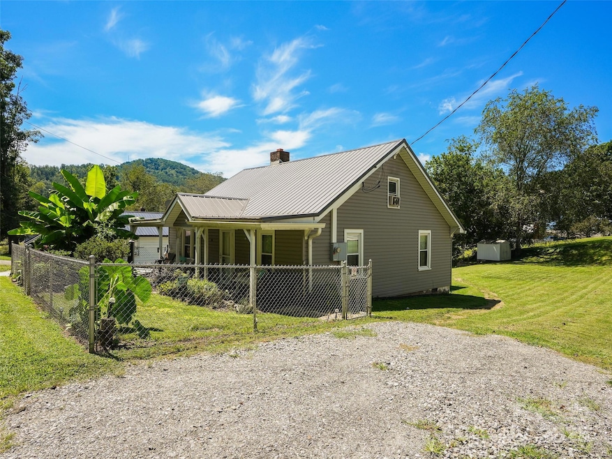 177 Dewey Ave, Canton, NC 28716 - photo 1
