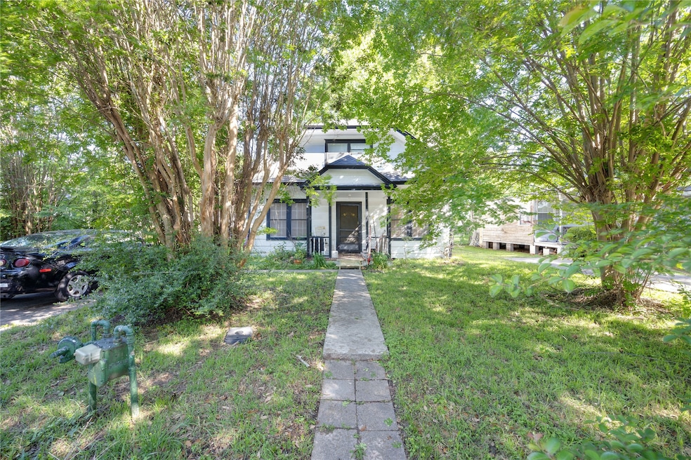 104 Oxford St, Tomball, TX 77375 - photo 1