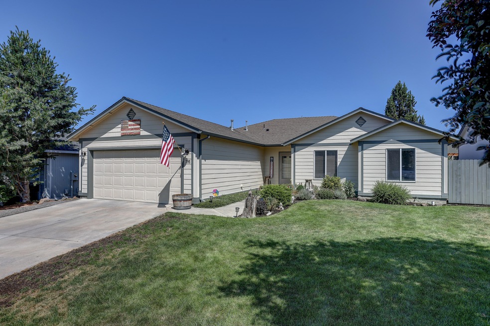 795 NE Quince Place MLS-41