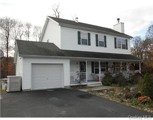 4 Leo Ln, New Windsor, NY 12553 - photo 1