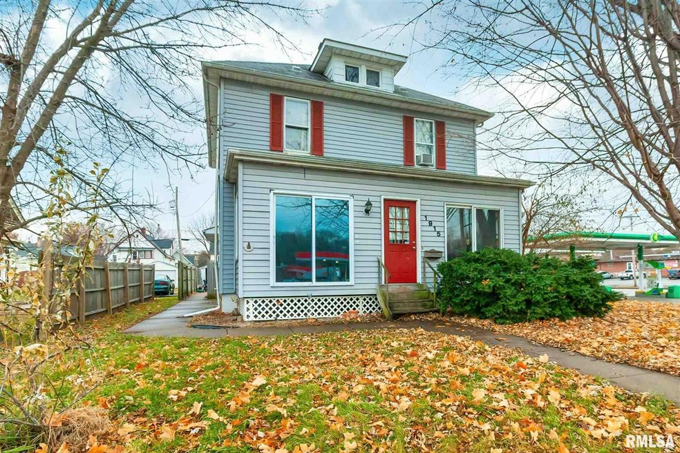 1915 Bridge Ave, Davenport, IA 52803 - photo 1