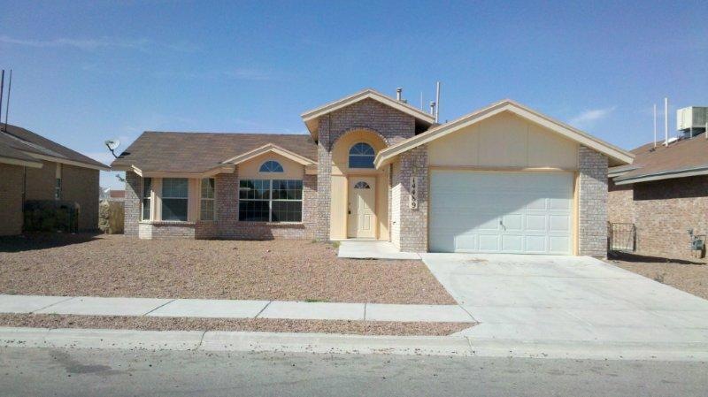 14489 Thayer Pease Ave, Horizon City, TX 79928 - photo 1