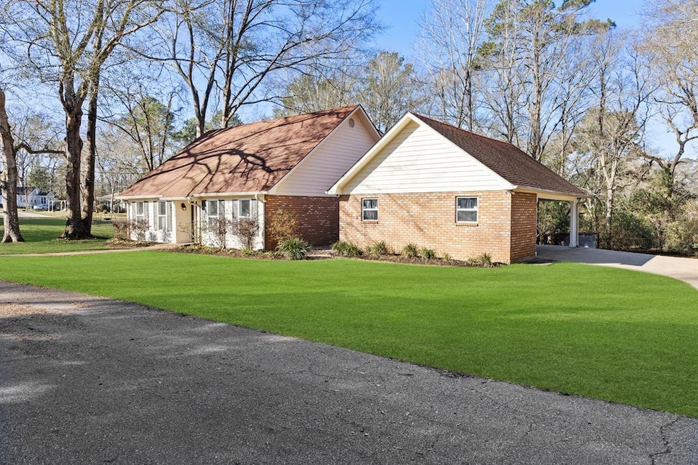 715 N James Ave, McComb, MS 39648 - photo 1