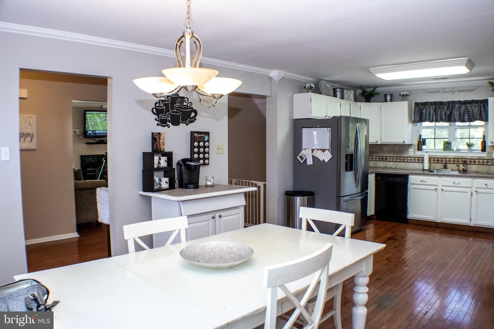 137 Deschler Blvd, Clayton, NJ 08312 - photo 1