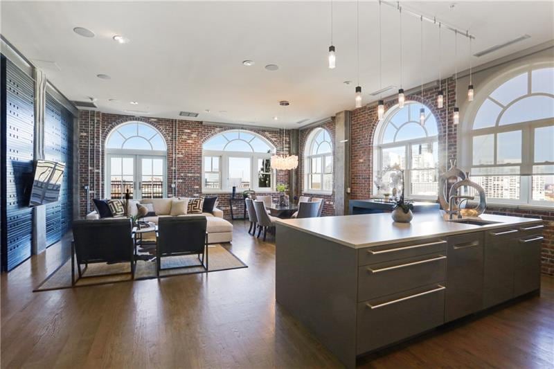 Sold $940,000 • Co-Listing Agent