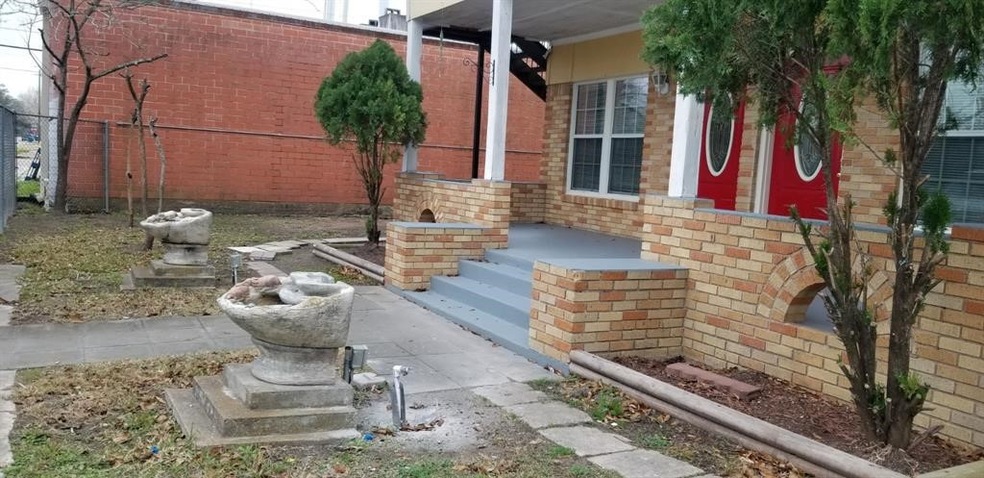 816 5th St, Rosenberg, TX 77471 - photo 1