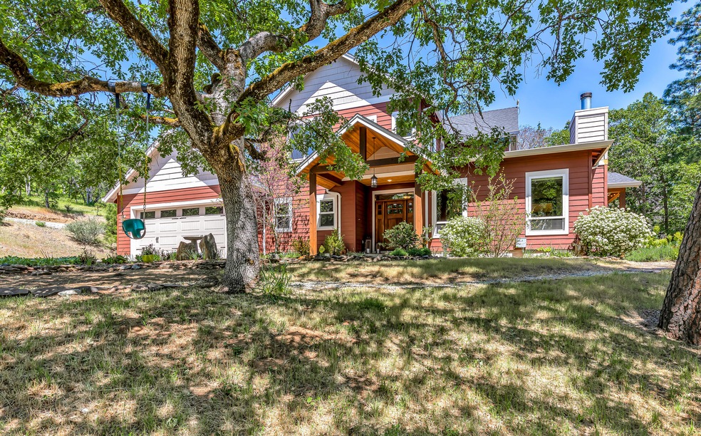 6036 Old Stage Rd, Central Point, OR 97502 - photo 1