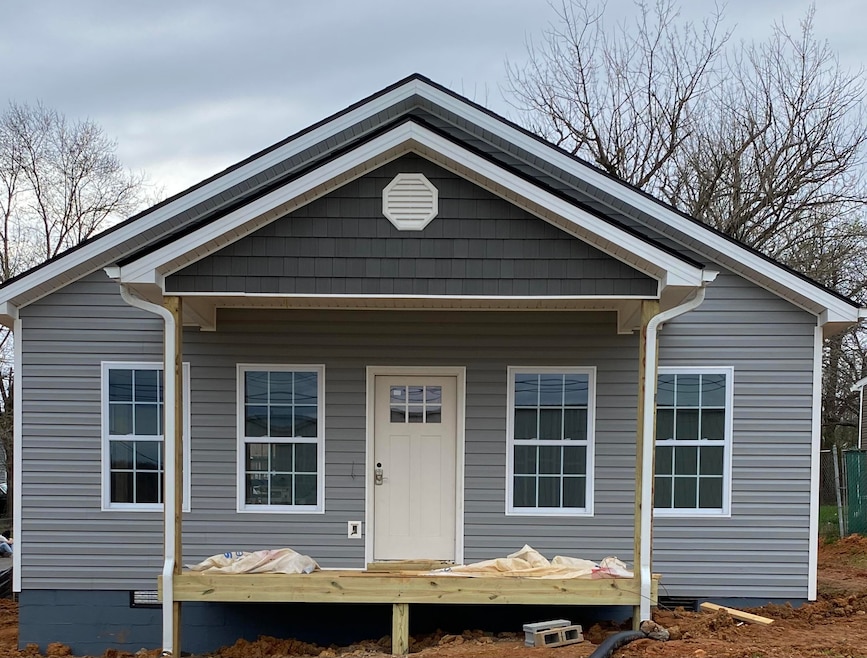 300 Roosevelt St, Johnson City, TN 37601 - photo 1