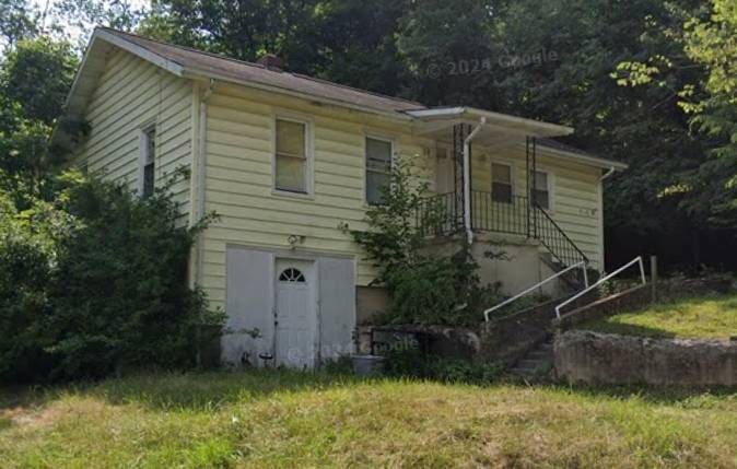 1304 Winona St, Bluefield, WV 24701 - photo 1