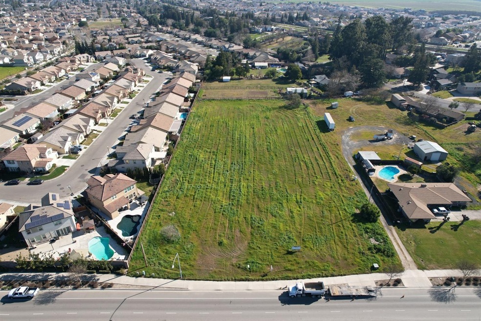 7818 Crane Rd, Oakdale, CA 95361 - photo 1