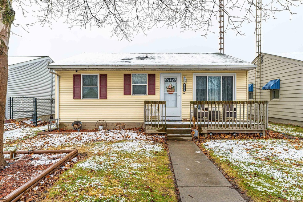 1419 N Kankakee St, Lincoln, IL 62656 - photo 1