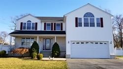 16 Hamlet Ct, Bristol, RI 02809 - photo 1