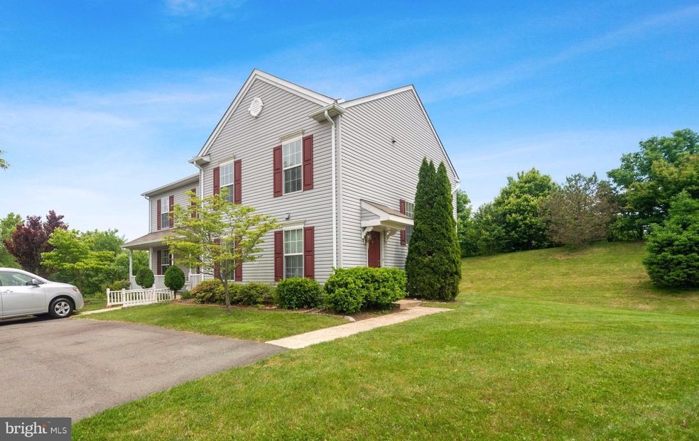 35943 Newberry Crossing Place, Round Hill, VA 20141 - photo 1