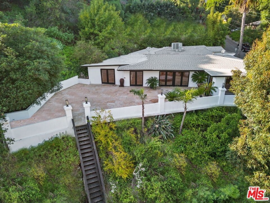 9572 Stuart Ln, Beverly Hills, CA 90210 - photo 1