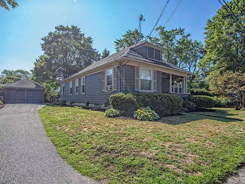 8 Wamsutta Ave, Barrington, RI 02806 - photo 1