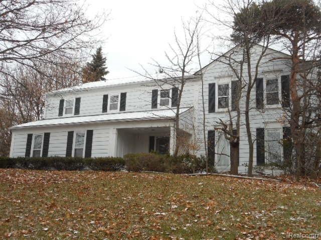 4 Bedroom, 2.5 Bath Colonial