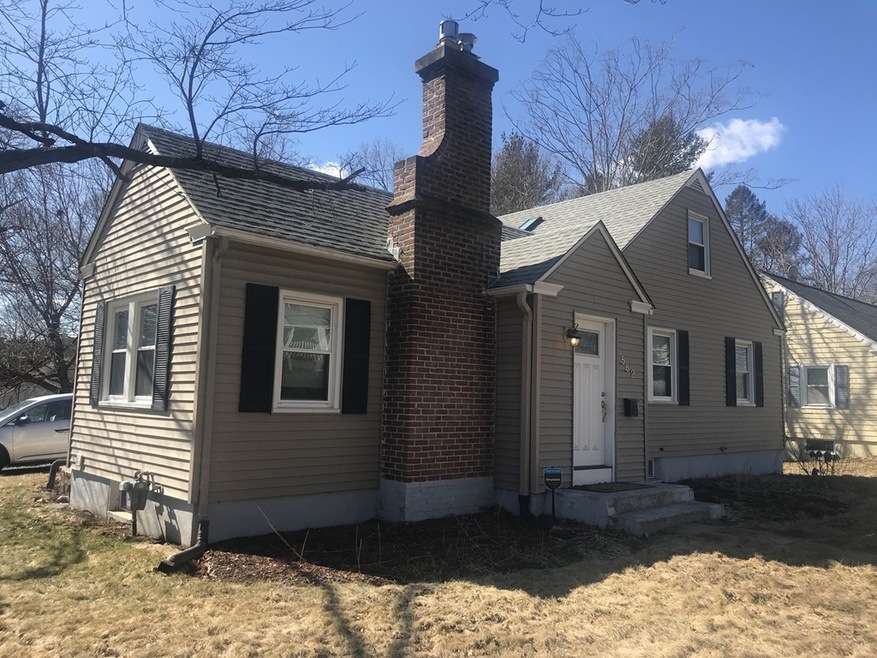 562 Chandler St, Worcester, MA 01602 - photo 1