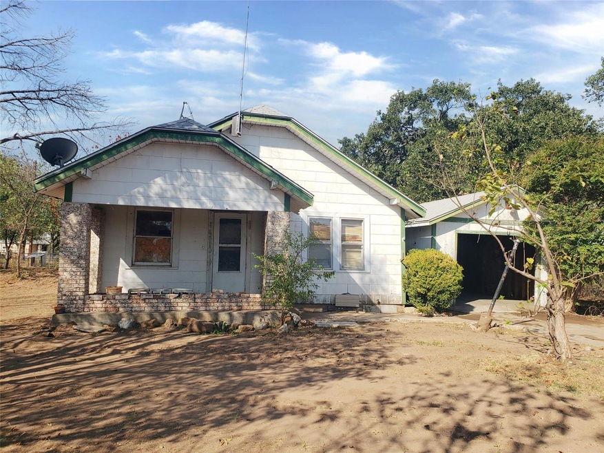 504 Fannin St, Millsap, TX 76066 - photo 1