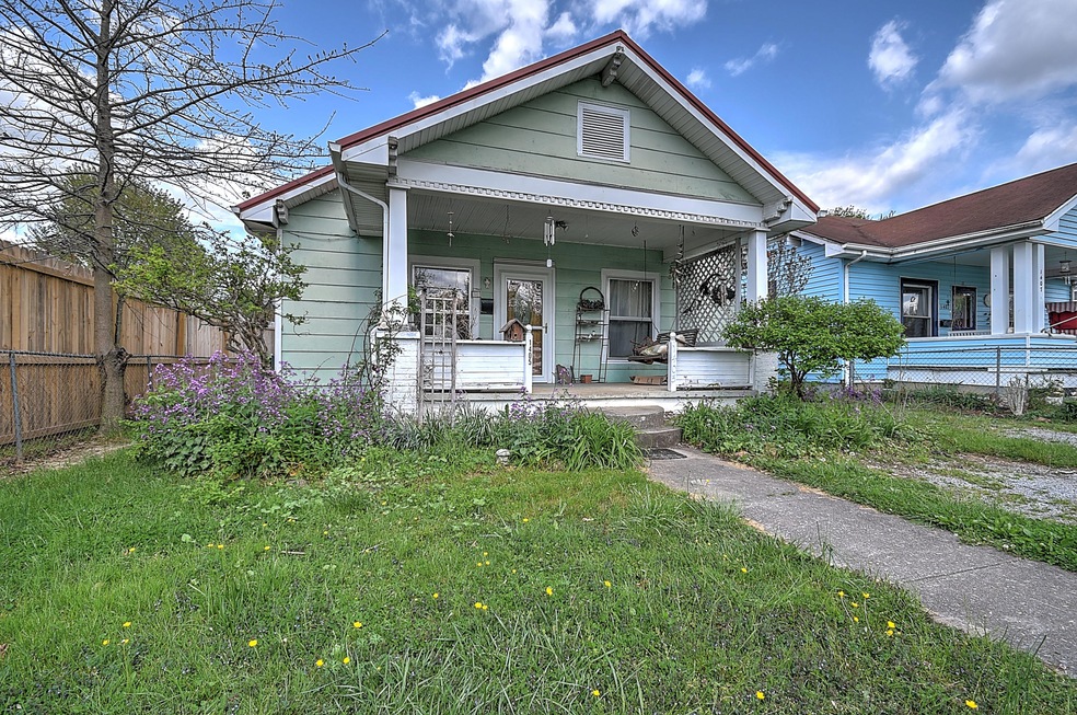 1405 E Unaka Ave, Johnson City, TN 37601 - photo 1