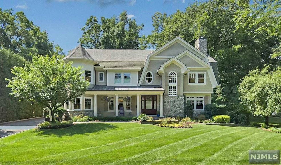 Sold $2,150,000 • Co-Listing Agent