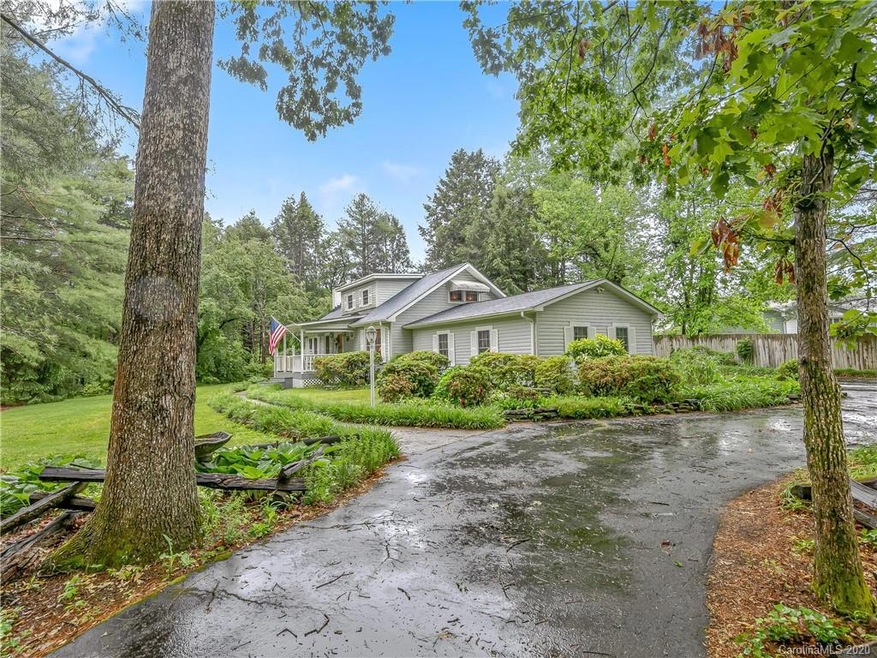 5 Sugarloaf Ln, Hendersonville, NC 28792 - photo 1