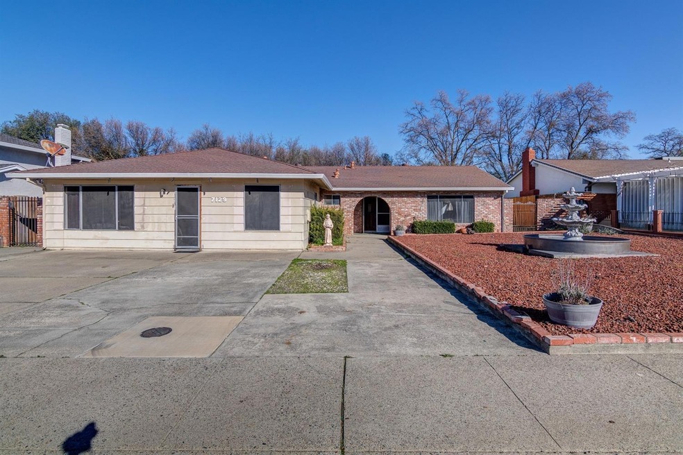 7129 Mary Ann Way, Citrus Heights, CA 95621 - photo 1