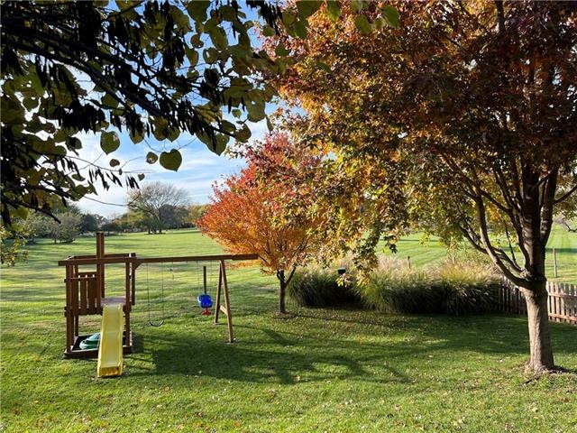 5748 Apache Dr, Shawnee, KS 66226 - photo 1