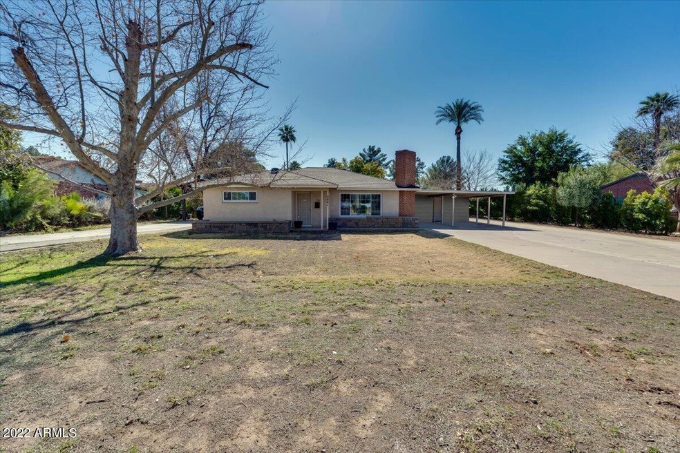 01-1Front of home