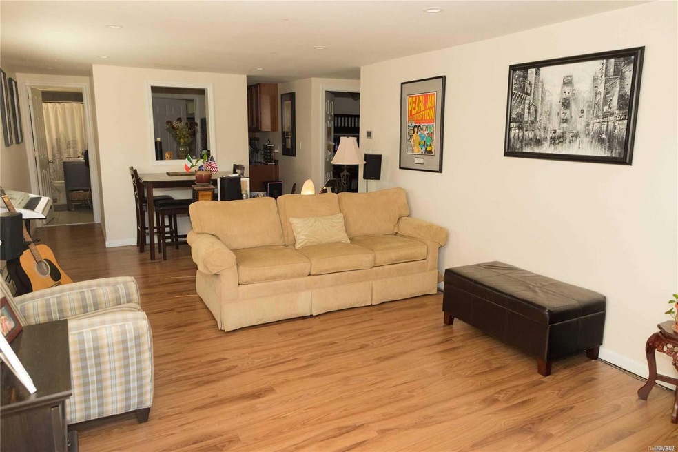 4 Lamberta Ct, West Babylon, NY 11704 - photo 1