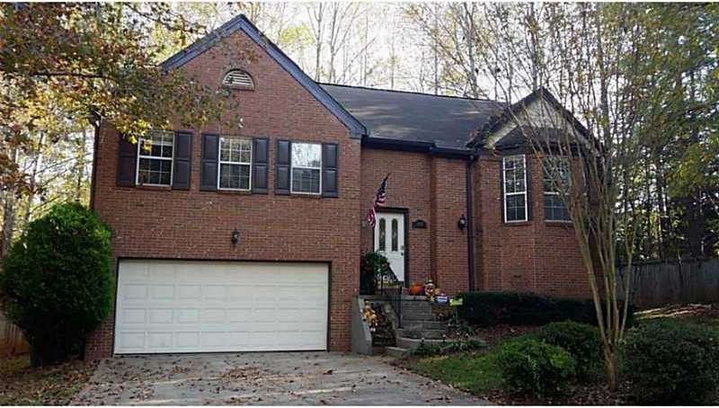 1070 Taylor Oaks Dr, Roswell, GA 30076 - photo 1