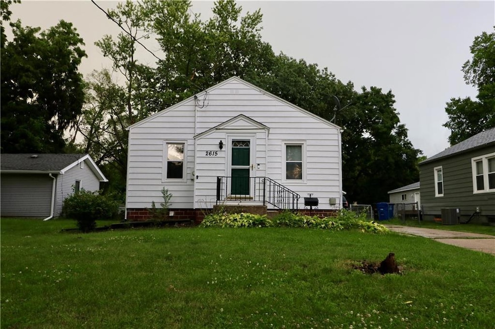 2615 53rd St, Des Moines, IA 50310 - photo 1
