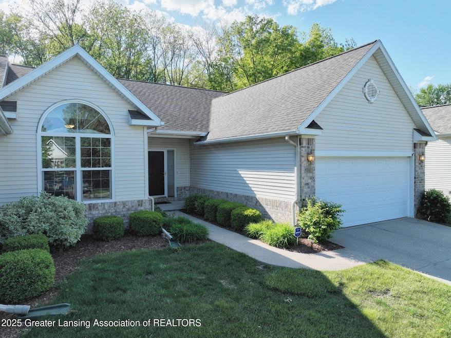 3-web-or-mls-5167 Saphire Circle (3)