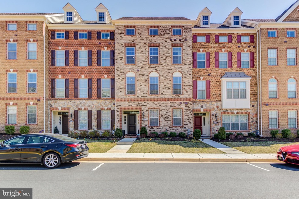 22669 Naugatuck Square, Ashburn, VA 20148 - photo 1