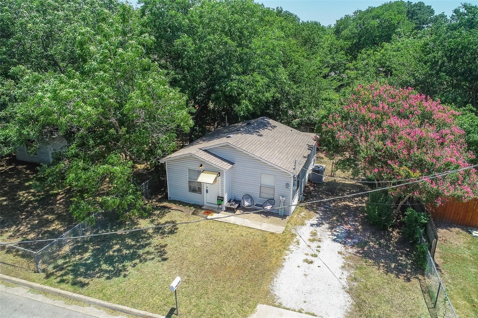 206 Hobson St, Weatherford, TX 76086 - photo 1