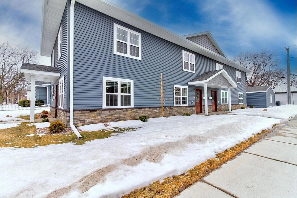 624 Jackson St, La Crosse, WI 54601 - photo 1