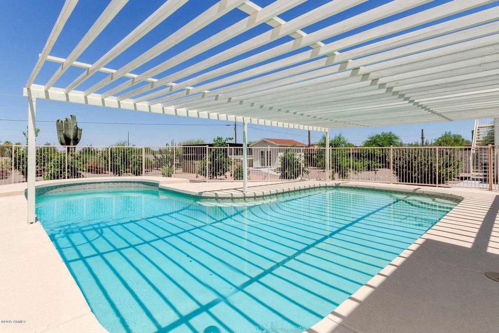 Huge Pool