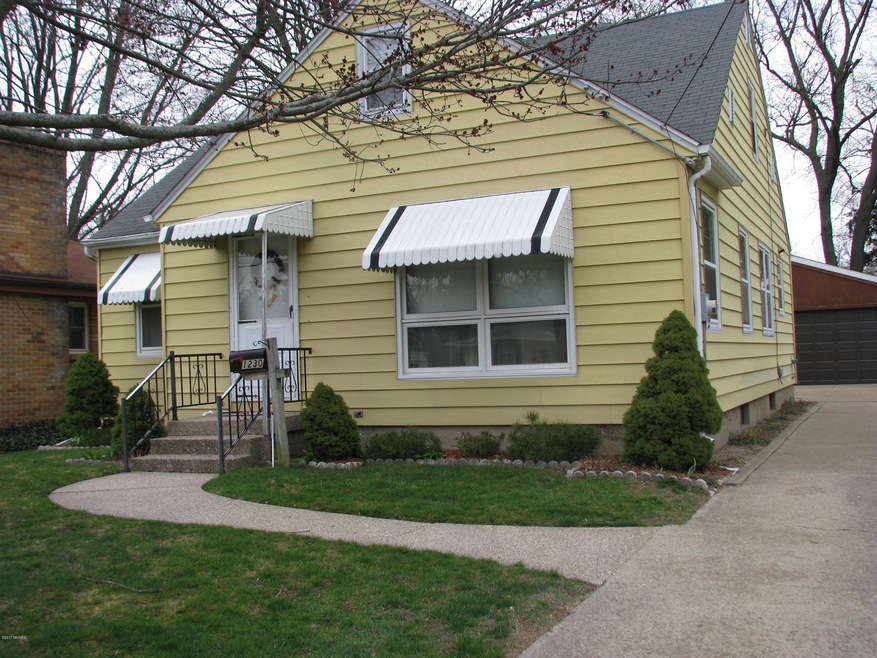 1230 Carlton Ave NE, Grand Rapids, MI 49505 - photo 1