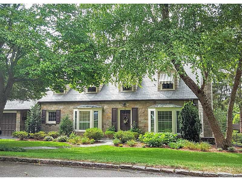 36 High Gate Rd, Cranston, RI 02920 - photo 1