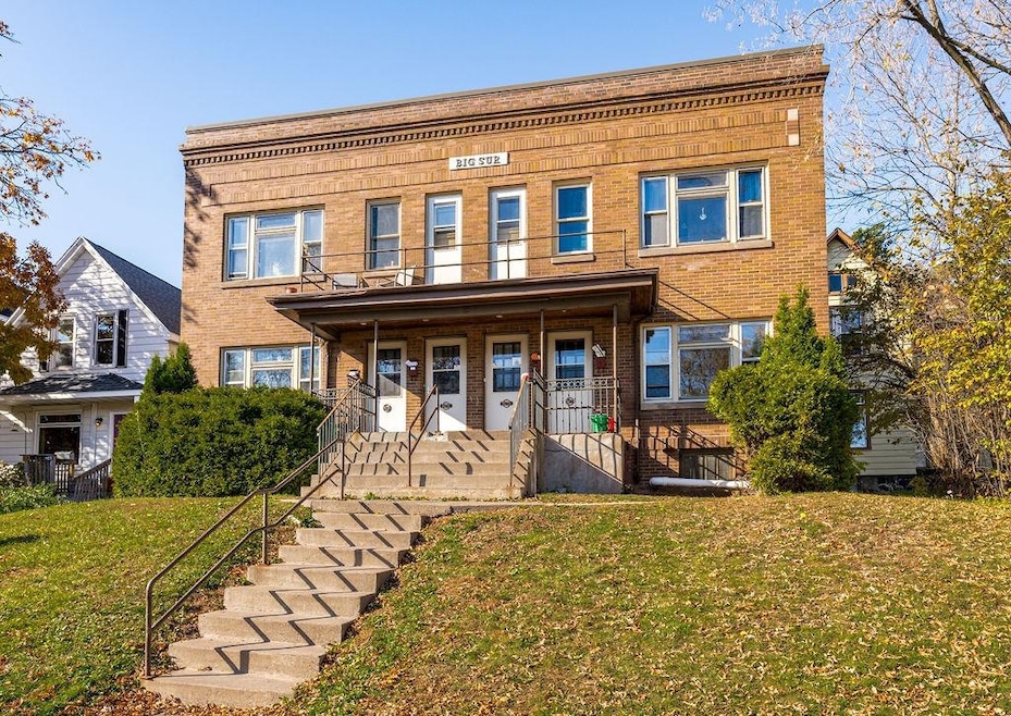 Pending $489,900 • Co-Listing Agent